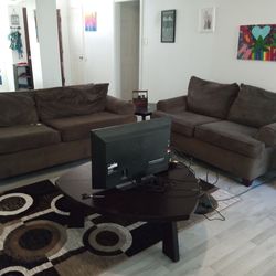 Sofa set with 3 tables.