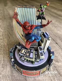 Rare! Hand Painted by The Franklin Mint Company. Amazing Spider-Man Limited Edition #CP01048 6 inches 1/2 Tall Without glass