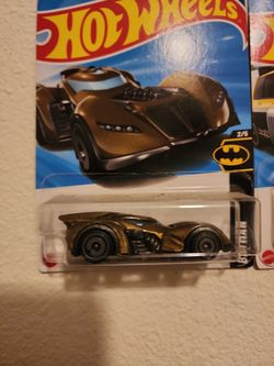 Hot Wheels Batman Batmobile Die-Cast Car