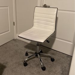 Swivel chair 