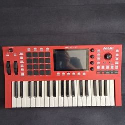 MPC KEY 37 LOADED! LIKE NEW!!