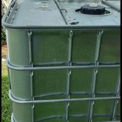 1000 LITERS WATER TANK 