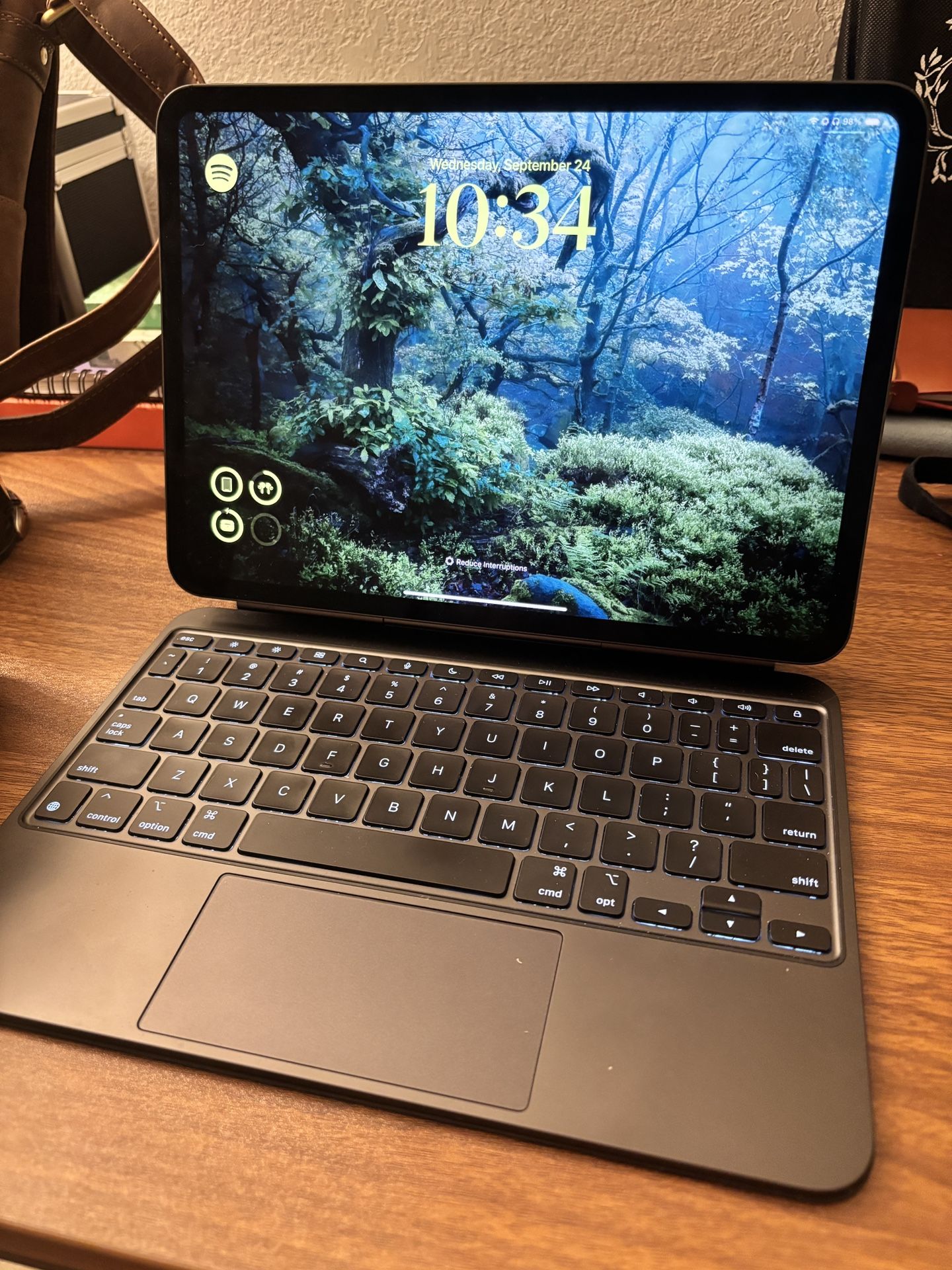 iPad Pro 256gb (2024) + Magic Keyboard