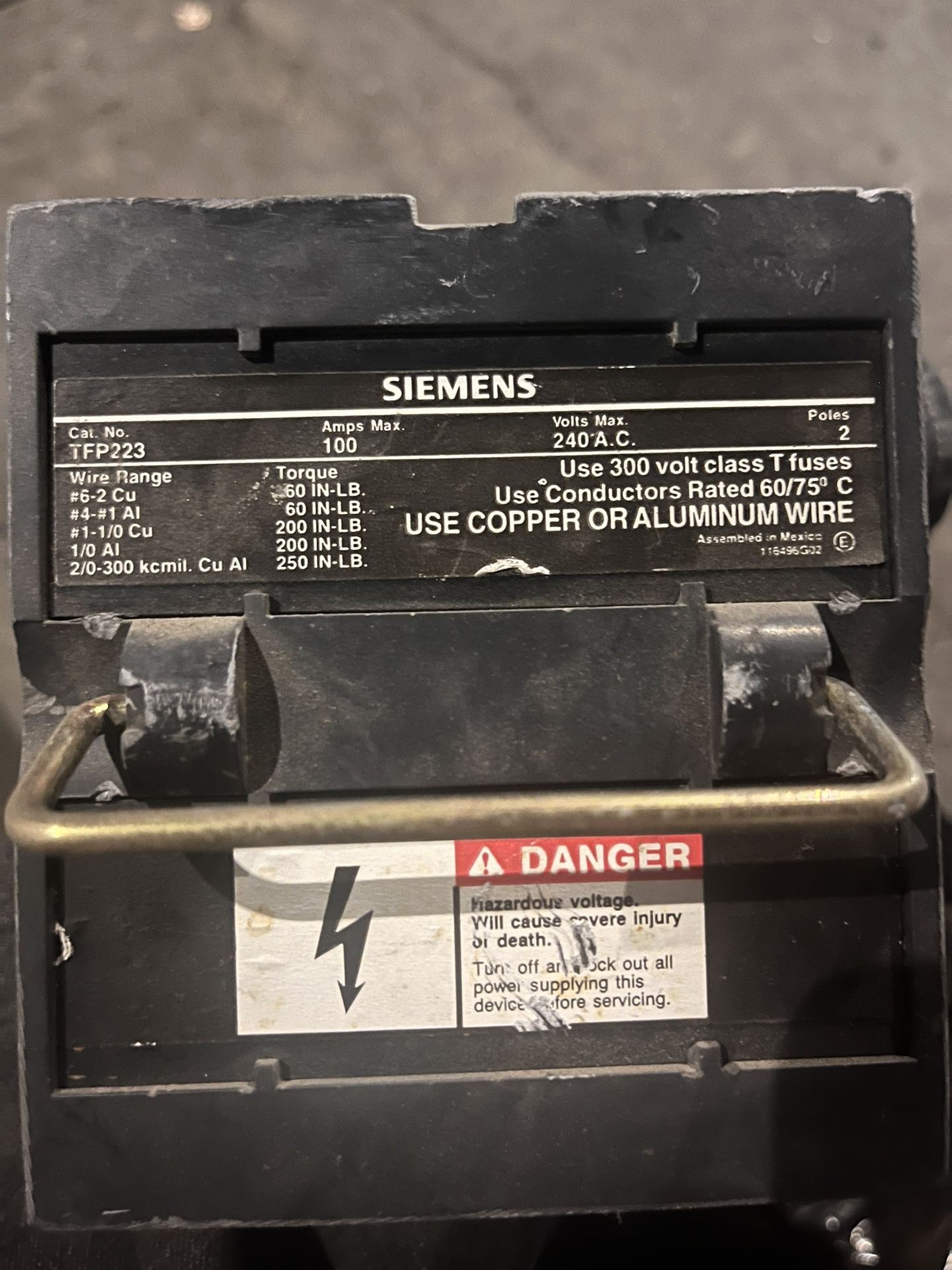 200 Amp Pull Outbreaker