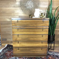 Vintage Johnson Carper Mid-Century Modern Dresser Chest Walnut Finish