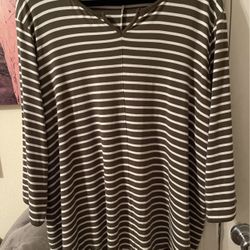 Plus Size Women’s striped green & white tunic top size 3X pre-owned 