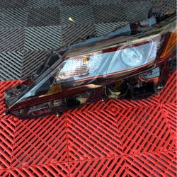 2021 toyota camry headlight