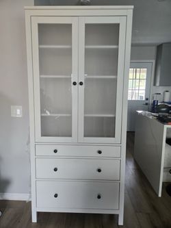Glass-door cabinet with 3 drawers