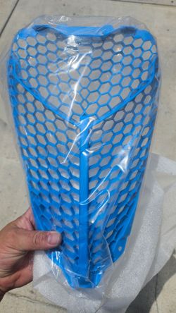 2017 Raptor 700 se blue grill new in box , fits 2013 and up