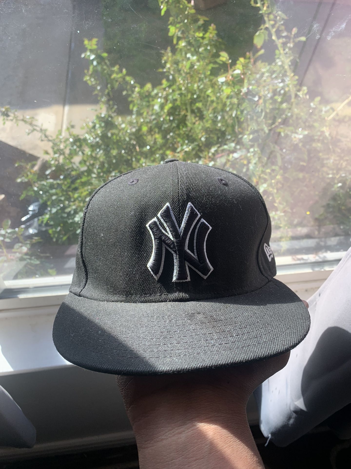Men's New York Yankees New Era Black on Black Dub Fitted Hat