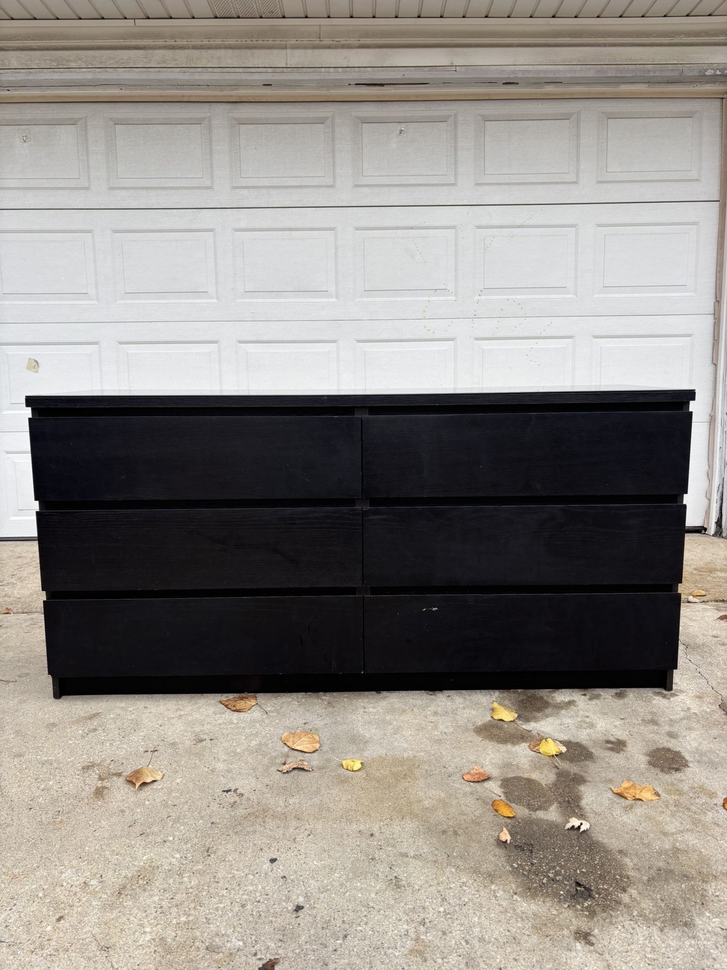 ‼️IKEA BLACK 6 DRAWER DRESSER WITH GLASS TOP‼️FOR SALE 240$ OR BEST OFFER🚚DELIVERY AVAILABLE🚚