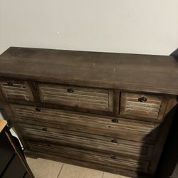 Dresser