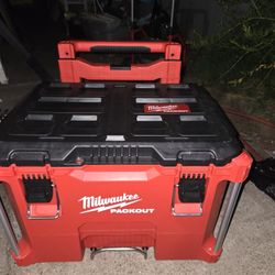Milwaukee  PACKOUT 22 in. Rolling Modular Tool Box 