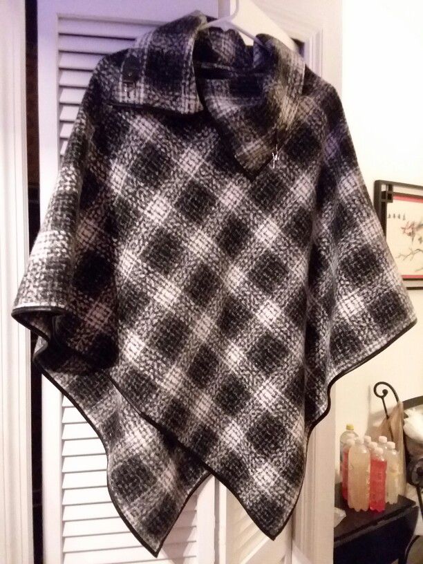 Black, White & Gray Plaid Poncho With Buckle Detail At Neckline Size 18-20
