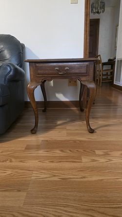 Knob Creek Queen Anne Style End Tables