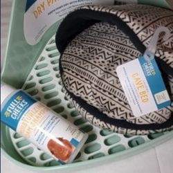 Large Litter Pan, Bed And Foam Shampoo