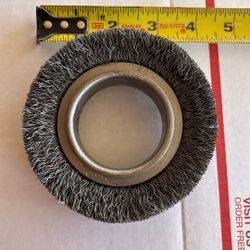 Wire Wheel 4 1/2 In W/ 2 In Arbor