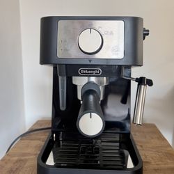 De’Longhi_Stilosa 15 Bar Pump Espresso Machine _black And Stainless 