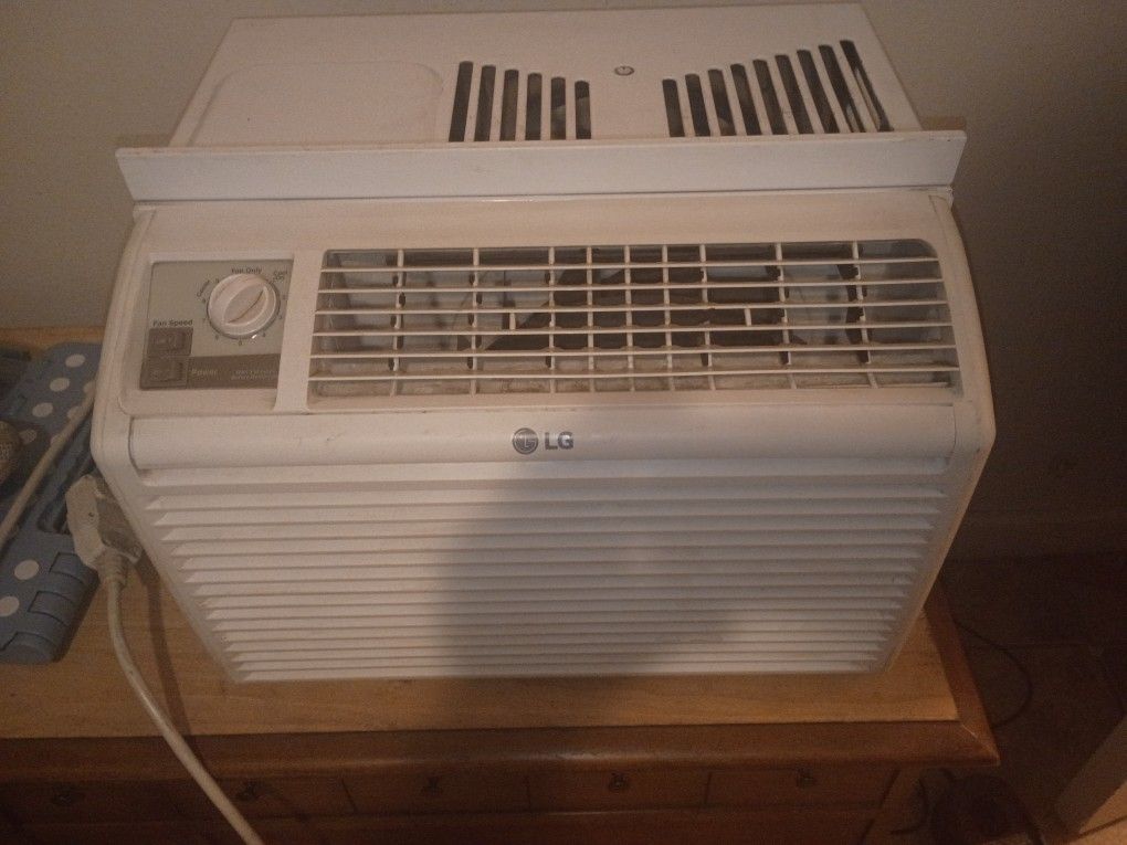 LG Air Conditioner 