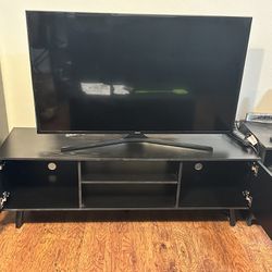 WLIVE Modern Entertainment Center with Storage Cabinets