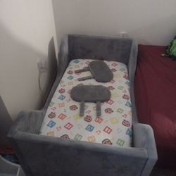 Toddler Bed  /  Great Bundle Deal