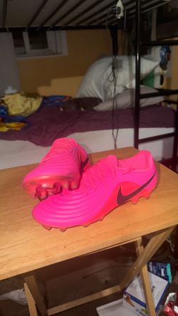 **USED ONCE ** NIKE TIEMPO MAESTRO ACADEMY