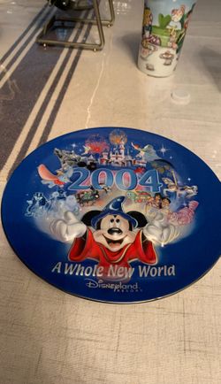 Disneyland 2004 plate