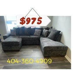 $975
💨 SMOKE GRAY & PEPPER BLACK OVERSIZED SUPER COMFY SECTIONAL WITH 12 THROW PILLOWS!! $975 WITH DELIVERY!!