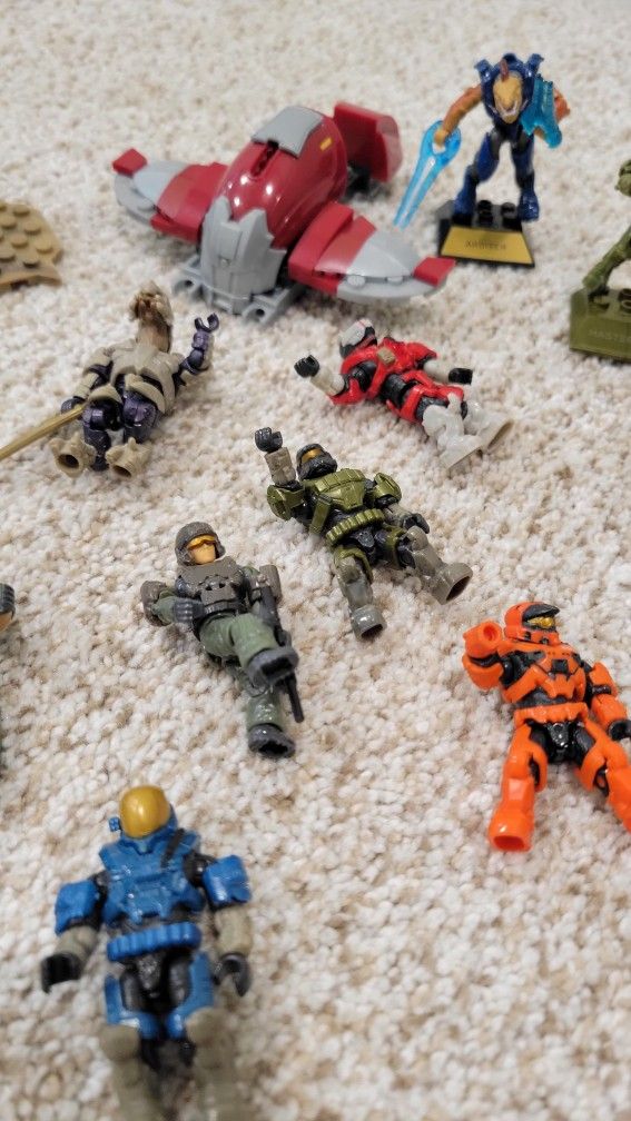 Halo Figures