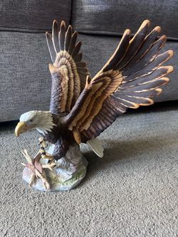 Vintage 1986 Lefton Bald Eagle Nest Egg Collection Figurine