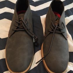 Levi’s Grey Suede Shoes Sz 8