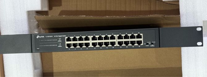 TP-Link TL-SG1024S 24-Port Gigabit Ethernet Switch — Rackmount/Desktop