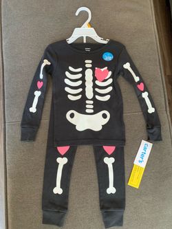 Carter’s 3T Glow in the Dark Skeleton Pajamas (multiple available)