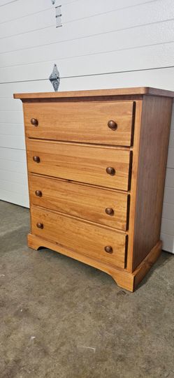 Solid Wood 4-Drawer Chest Dresser