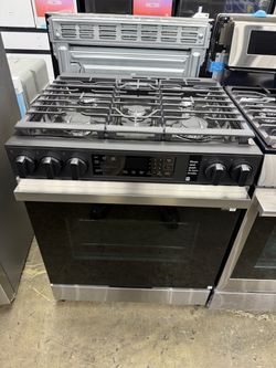 New open box Samsung Bespoke 30 in. 5-Burner Smart Slide-In Gas Range in Stainless Steel with Precision Knobs