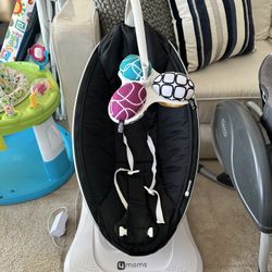 4moms MamaRoo Baby Swing (Bluetooth with 5 Motions)