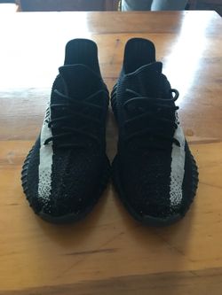 Yeezys boost 350 v2 core black green 10.5