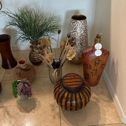 VASES Galore  10 Vases 10 Dollars