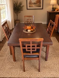🍂🏡 DINING TABLE SET FOR SALE! 🪑✨