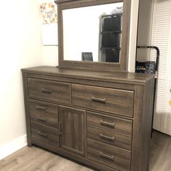 Beautiful Combo Dresser with Mirror