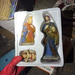 Free Vtg Avon Nativity Set