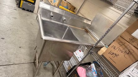 One compartment stainless steel sink