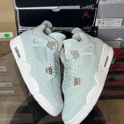 Air Jordan 4 Retro 'Abundance / Seafoam'