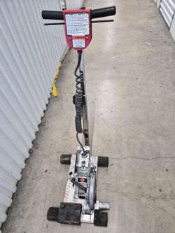 Concrete saw