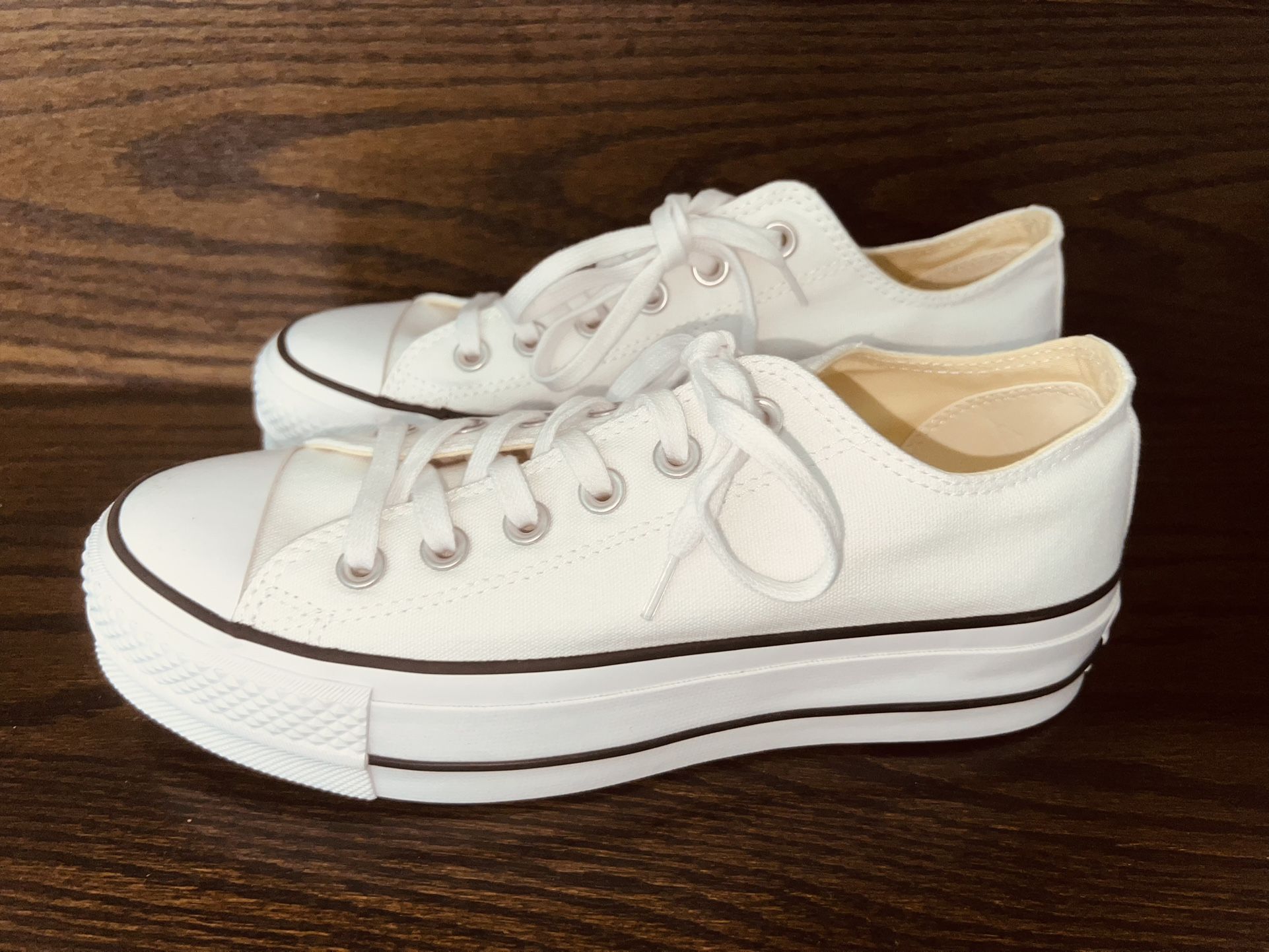 Women’s Converse Chuck Taylor Platform Sneakers