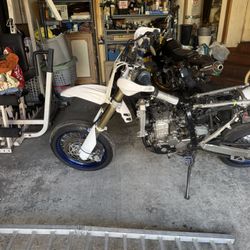 2014 Suzuki Drz400sm FULL PARTOUT clean Title 