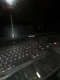 32" Toshiba Fire TV w, accessories