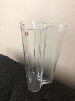 Iittala Alvar Aalto 10” Vase in clear