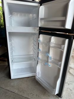 Frigidaire mini fridge