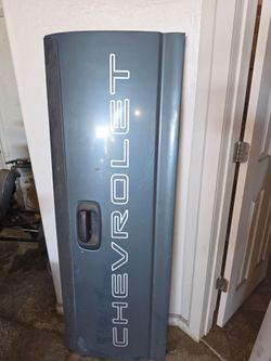 Chevy tailgate 2006